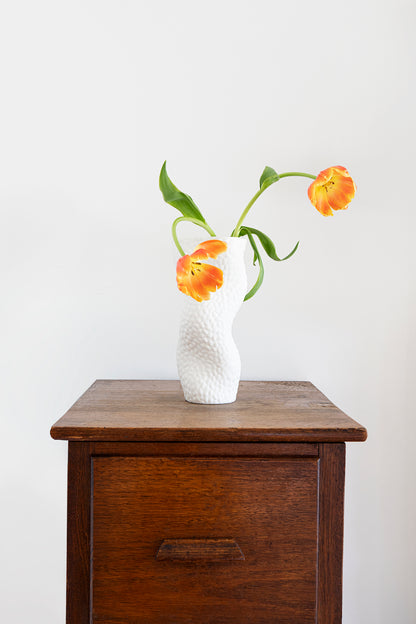 Contour Vase White