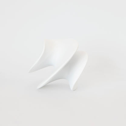 Swirl Object White